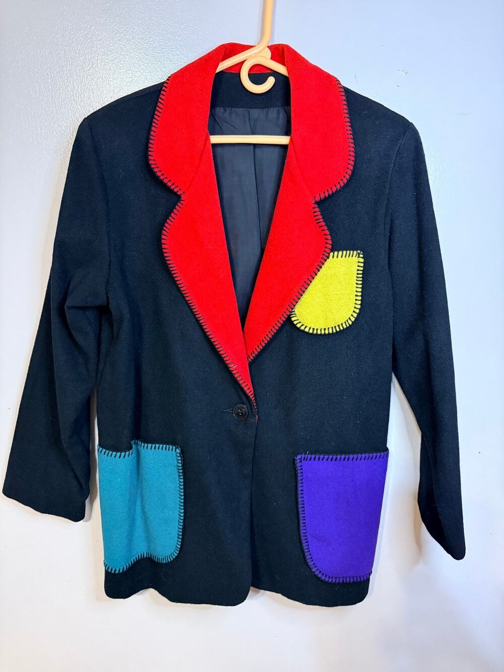 Incognito women’s vintage black colorblock blazer. 70% wool Size 11/12